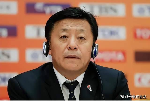 被触手捕获后调教成奶牛小说